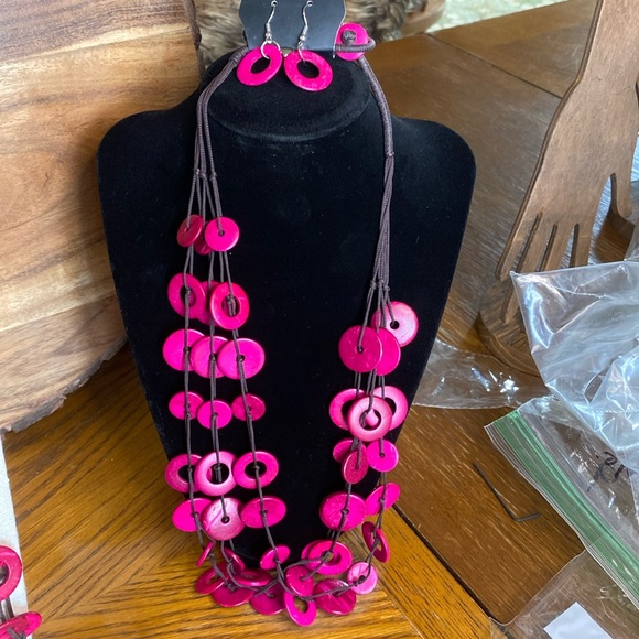 paparazzi Jewelry - Paparazzi NWT necklace and earring set. Pink wooden beads on brown woven thread